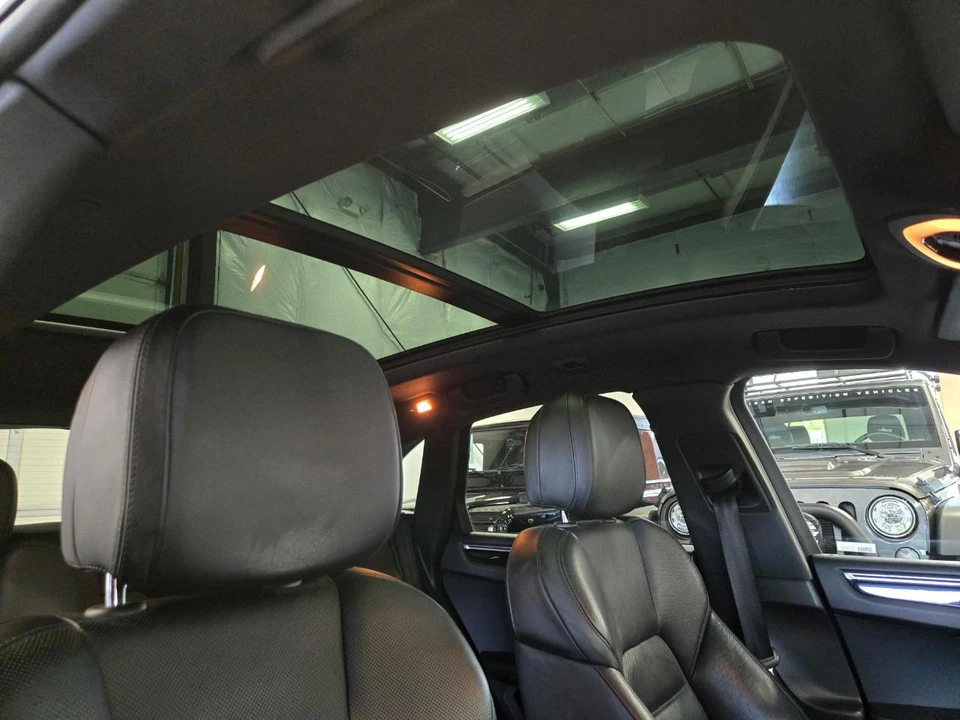 2016 Porsche Macan - Image 14 of 17