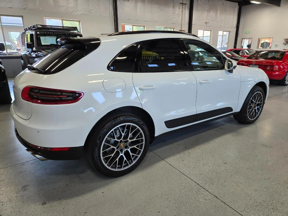 2016 Porsche Macan - Image 4 of 17