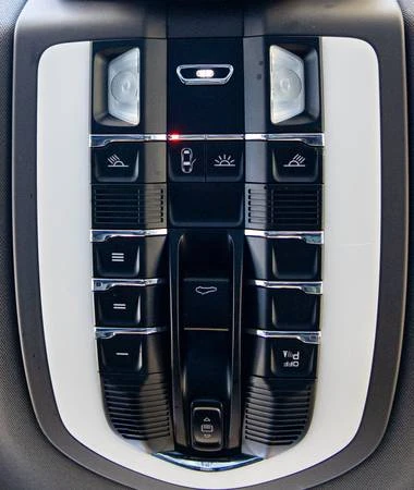 2016 Porsche Macan S - Image 19 of 20