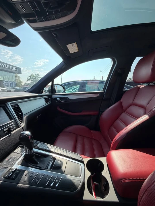 2016 Porsche Macan - Image 11 of 14