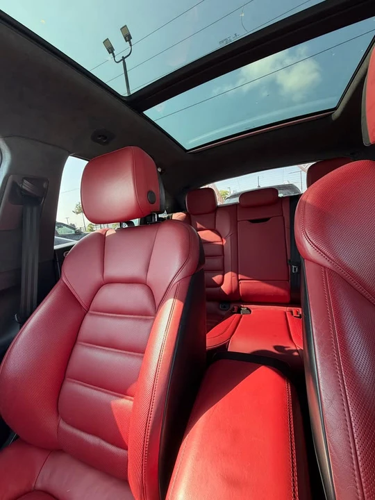 2016 Porsche Macan - Image 12 of 14