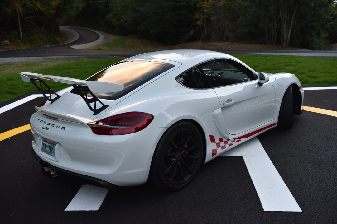 2016 Porsche 981 Cayman GT4 - Image 4 of 18