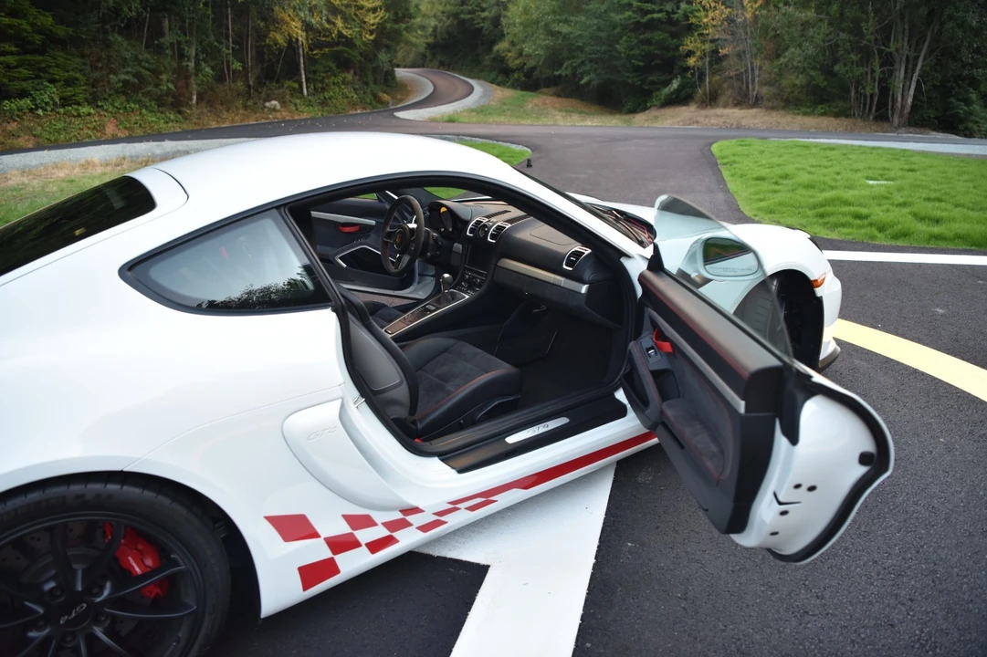 2016 Porsche 981 Cayman GT4 - Image 10 of 18