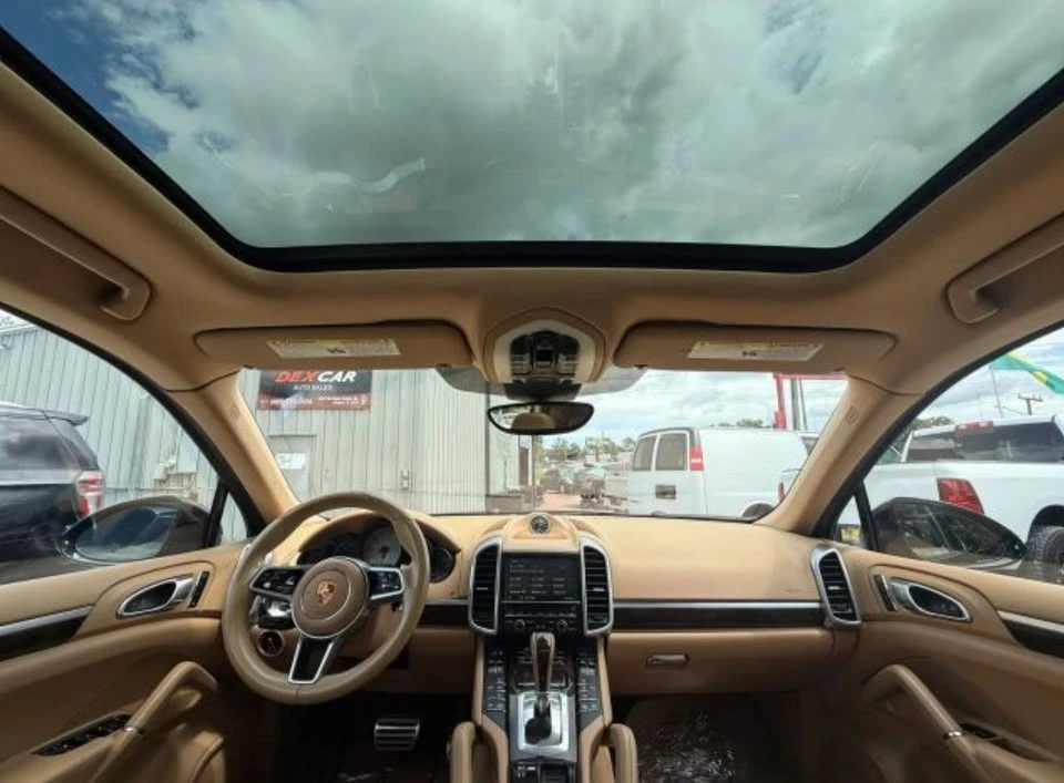 2016 Porsche 958 Cayenne - Image 5 of 5