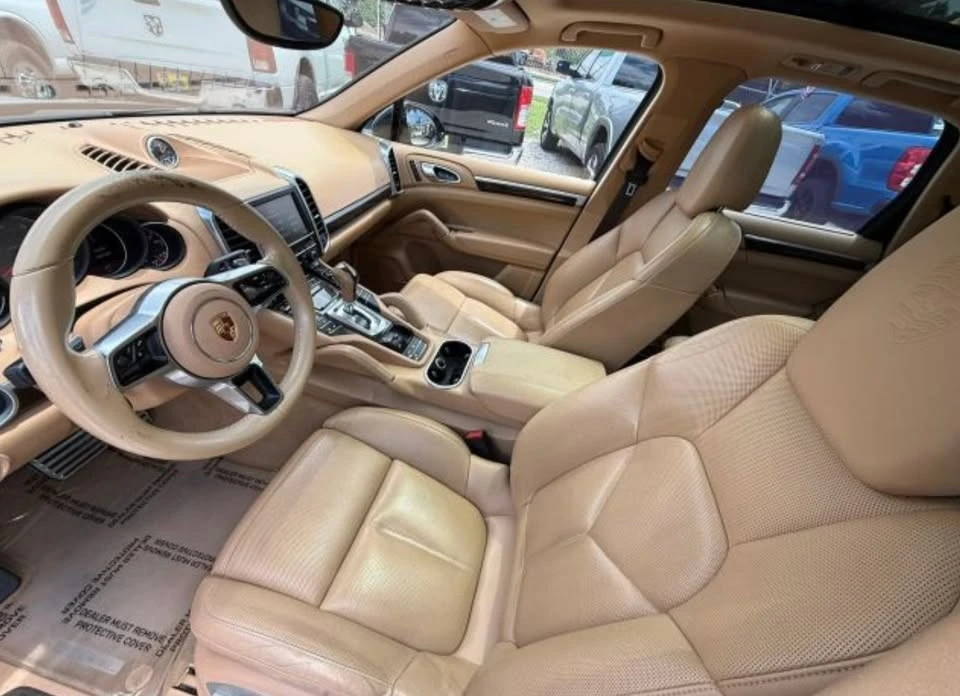 2016 Porsche 958 Cayenne - Image 3 of 5