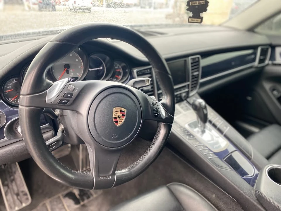 2016 Porsche Panamera - Image 9 of 11