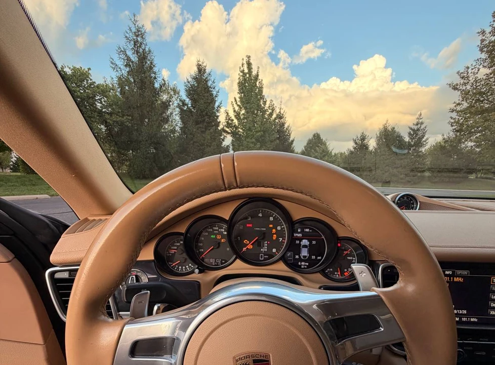 2016 Porsche 970 Panamera - Image 16 of 24