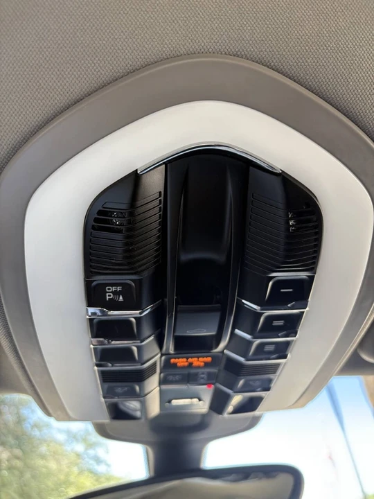 2016 Porsche 970 Panamera - Image 17 of 21