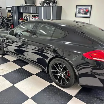 2016 Porsche Panamera 4 Edition