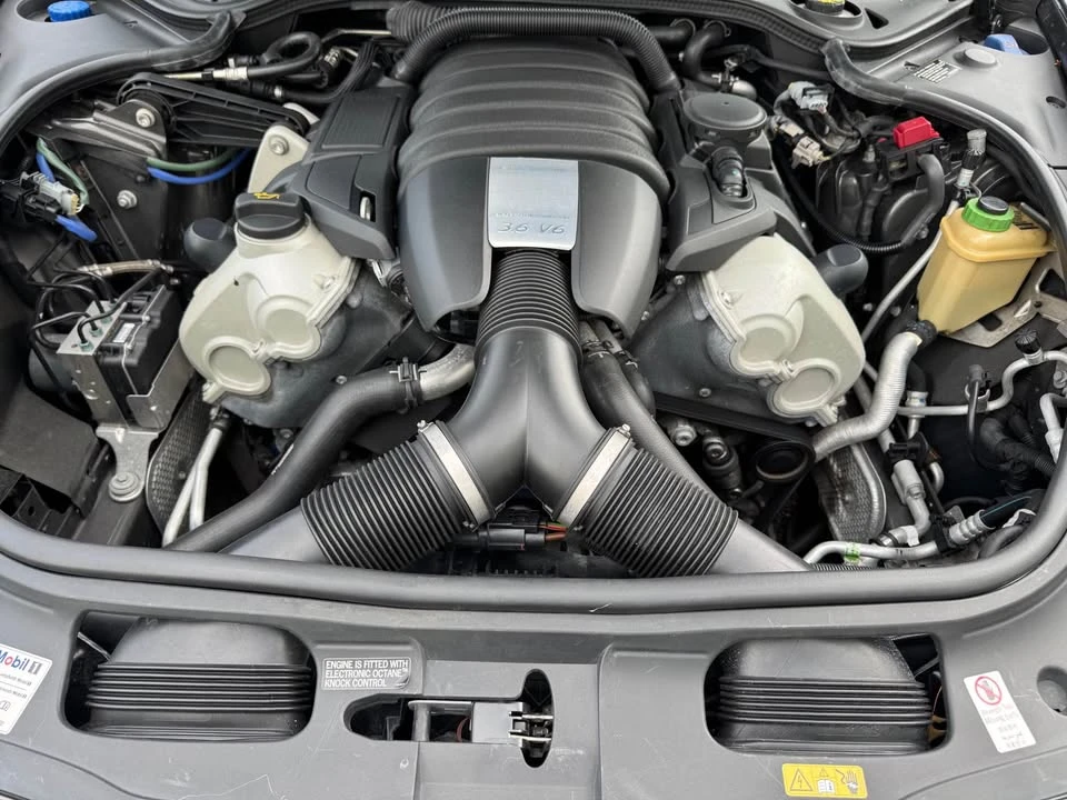 2016 Porsche 970 Panamera - Image 16 of 20
