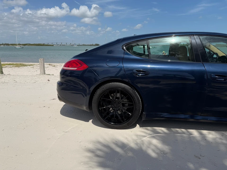 2016 Porsche 970 Panamera - Image 18 of 31