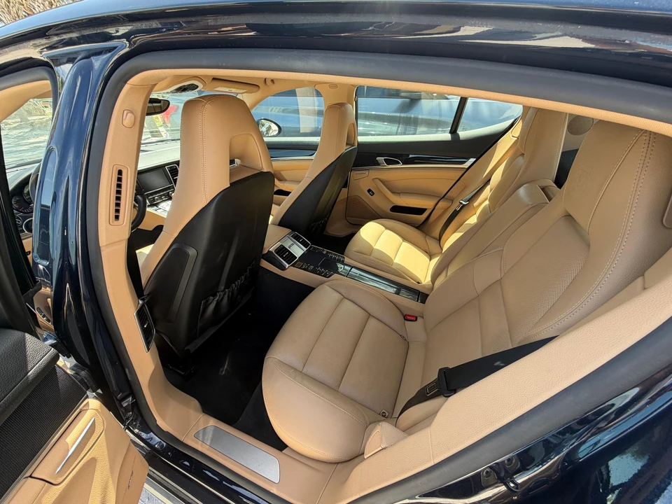 2016 Porsche 970 Panamera - Image 27 of 31
