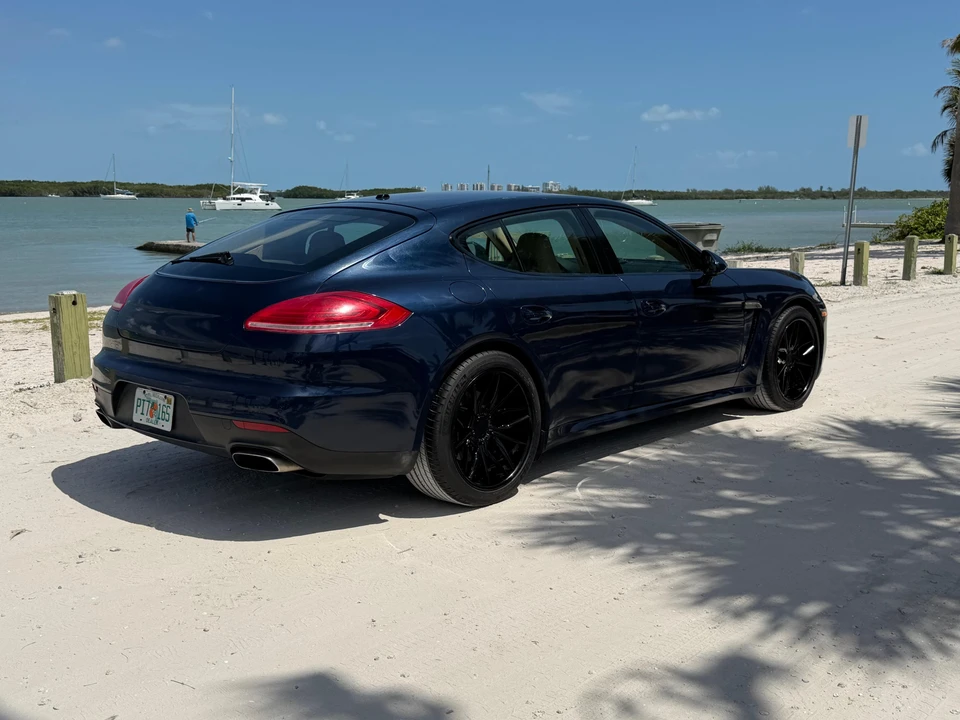 2016 Porsche 970 Panamera - Image 13 of 31
