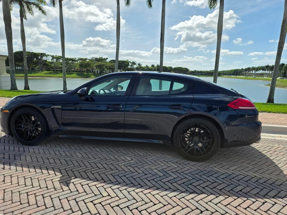2016 Porsche 970 Panamera - Image 9 of 31