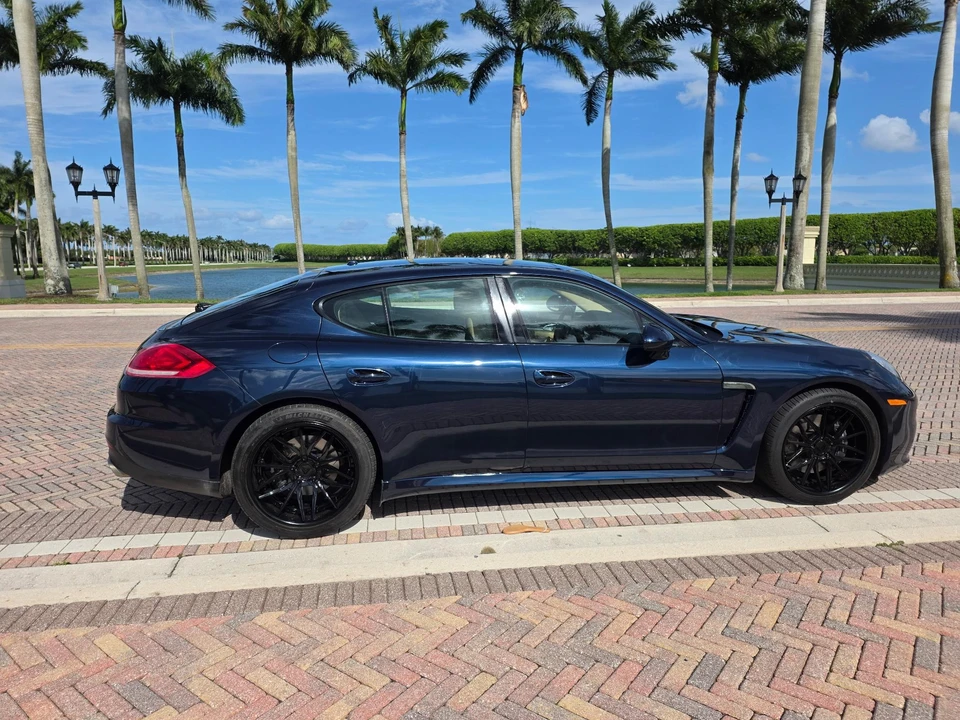 2016 Porsche 970 Panamera - Image 14 of 31