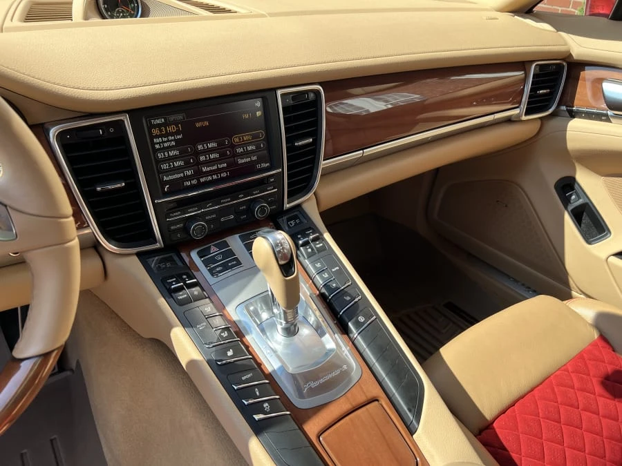 2016 Porsche 970 Panamera - Image 8 of 15