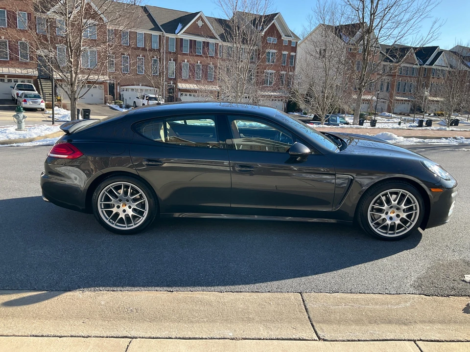 2016 Porsche 970 Panamera - Image 9 of 31