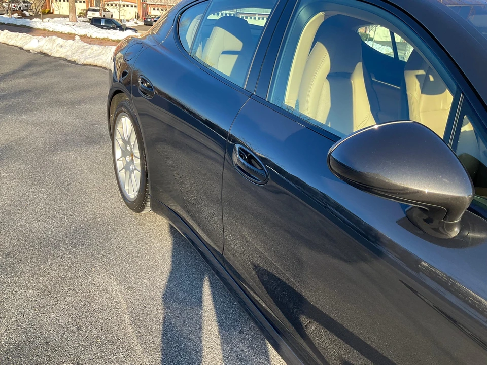 2016 Porsche 970 Panamera - Image 28 of 31