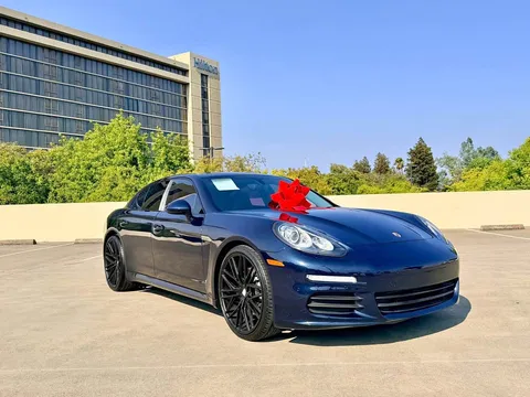 2016 Porsche Panamera 4