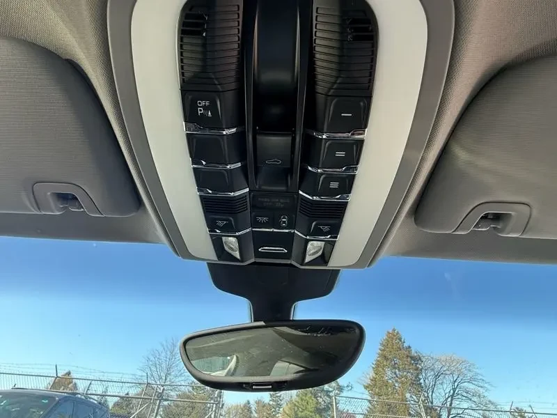 2016 Porsche 970 Panamera - Image 16 of 19