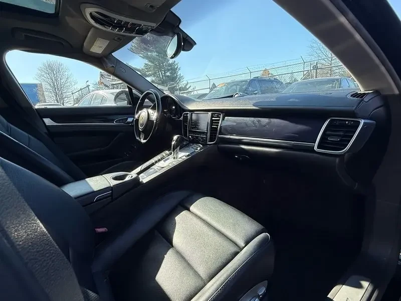 2016 Porsche 970 Panamera - Image 17 of 19