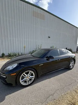 2016 Porsche Panamera 4