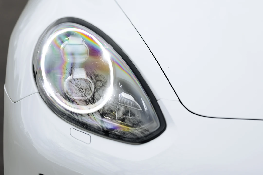 2016 Porsche 970 Panamera - Image 14 of 31