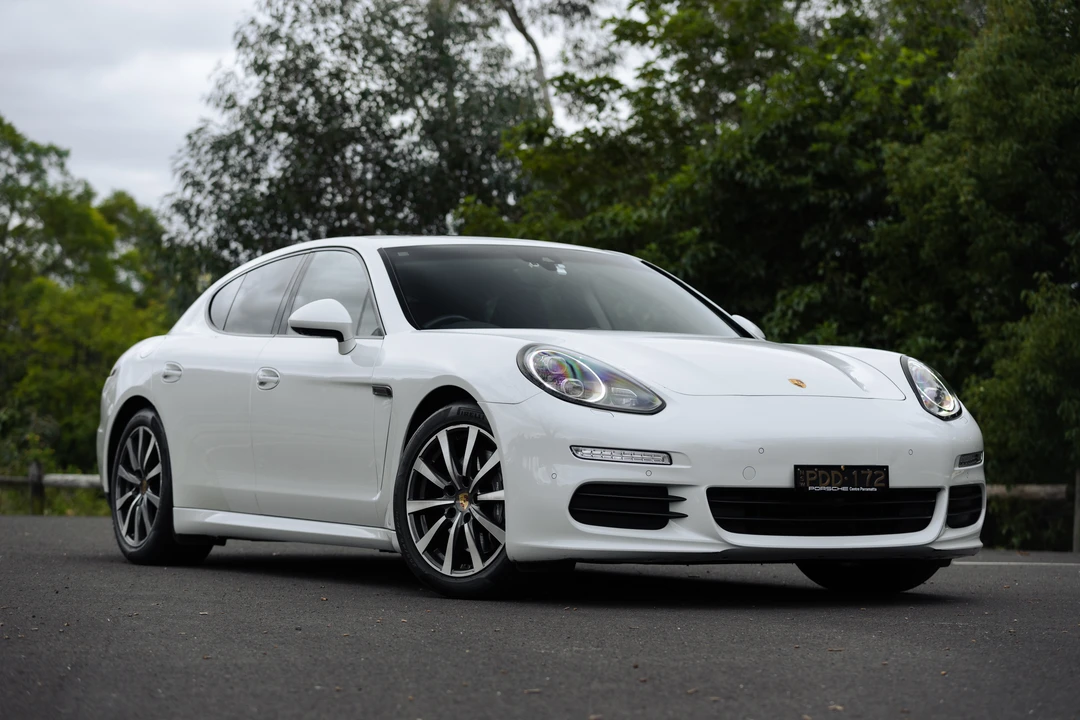 2016 Porsche 970 Panamera - Image 9 of 31