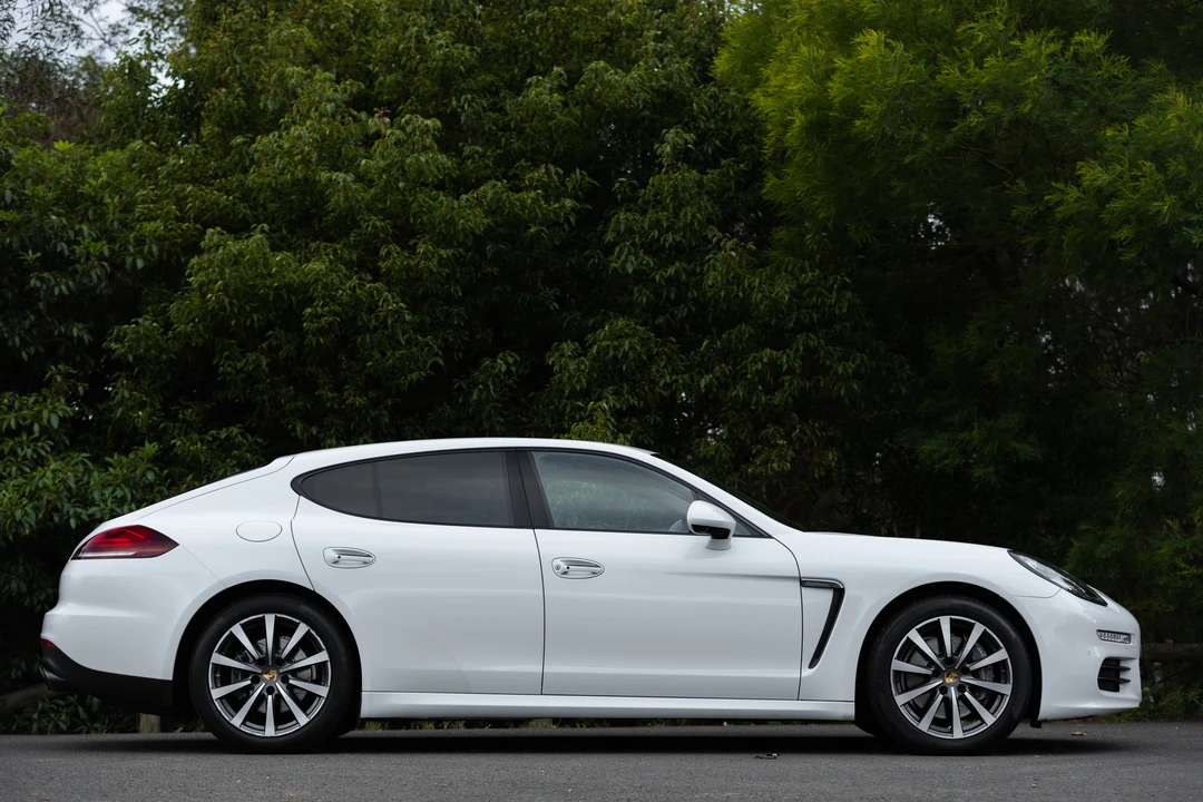 2016 Porsche 970 Panamera - Image 8 of 31