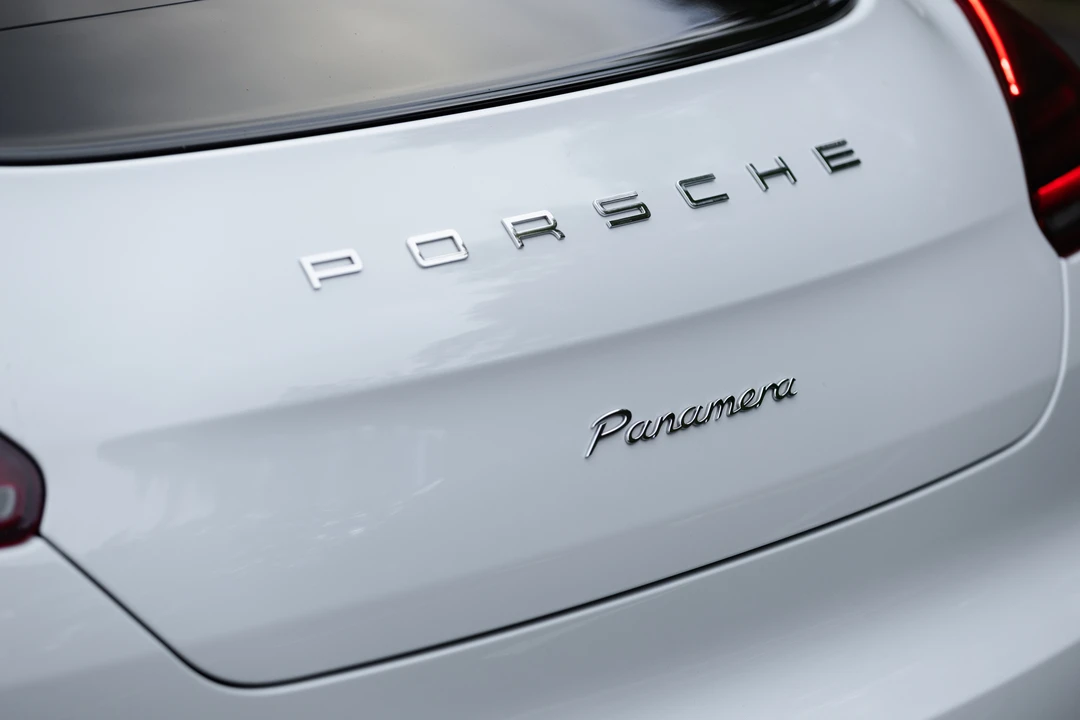 2016 Porsche 970 Panamera - Image 27 of 31