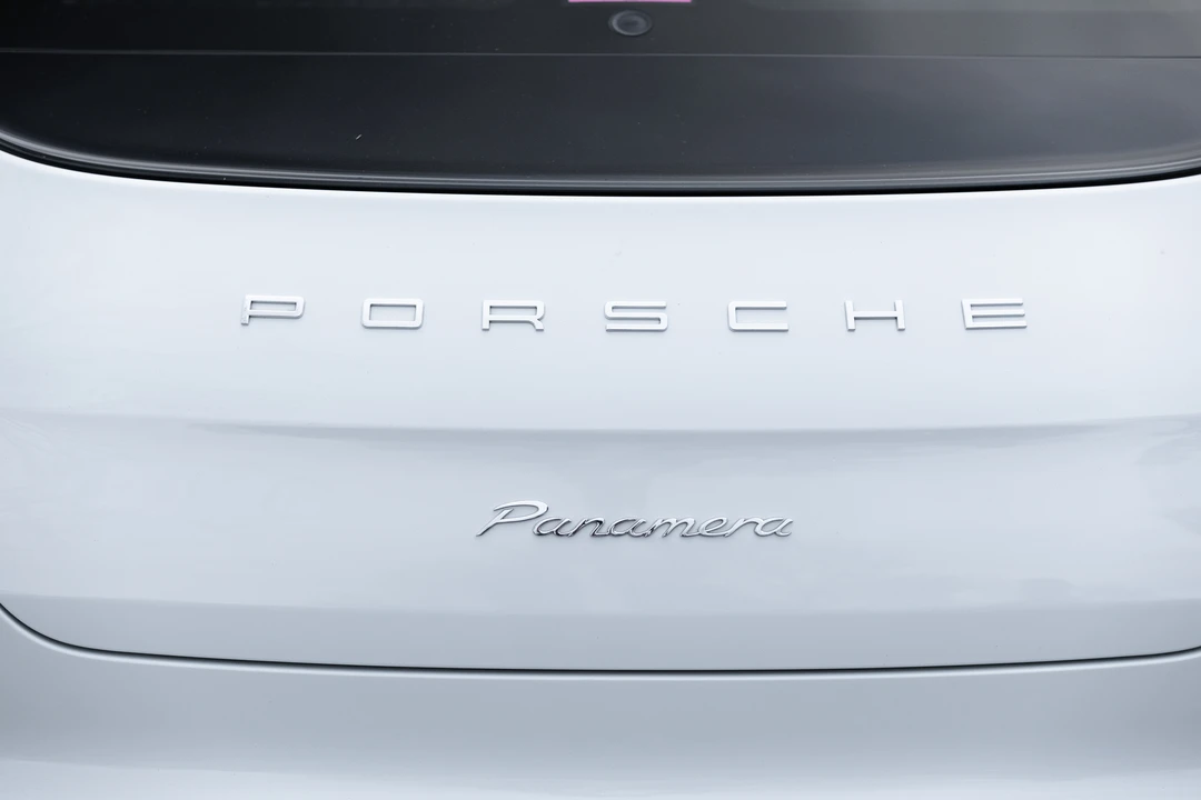 2016 Porsche 970 Panamera - Image 30 of 31