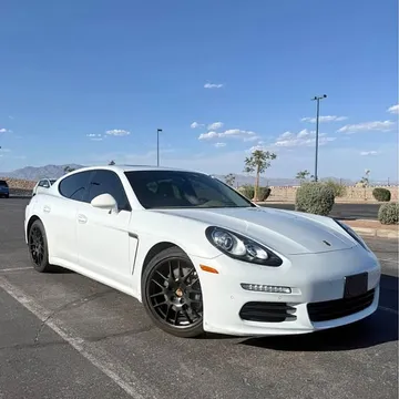 2016 Porsche Panamera 4