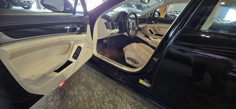 2016 Porsche 970 Panamera - Image 8 of 9