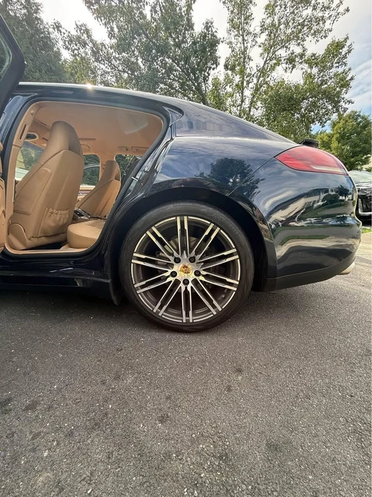 2016 Porsche 970 Panamera - Image 19 of 20