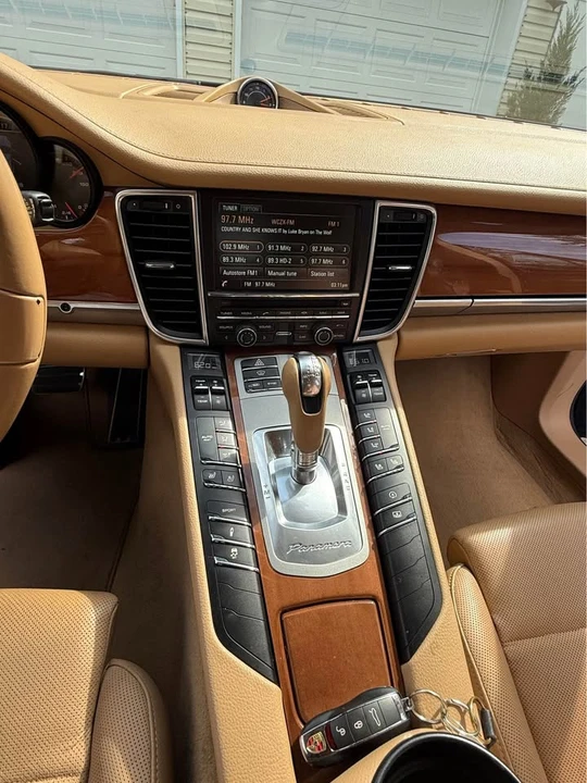 2016 Porsche 970 Panamera - Image 16 of 20