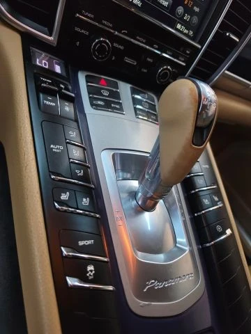 2016 Porsche 970 Panamera - Image 23 of 31