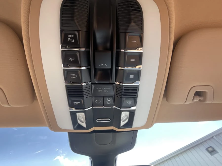 2016 Porsche 970 Panamera - Image 12 of 16