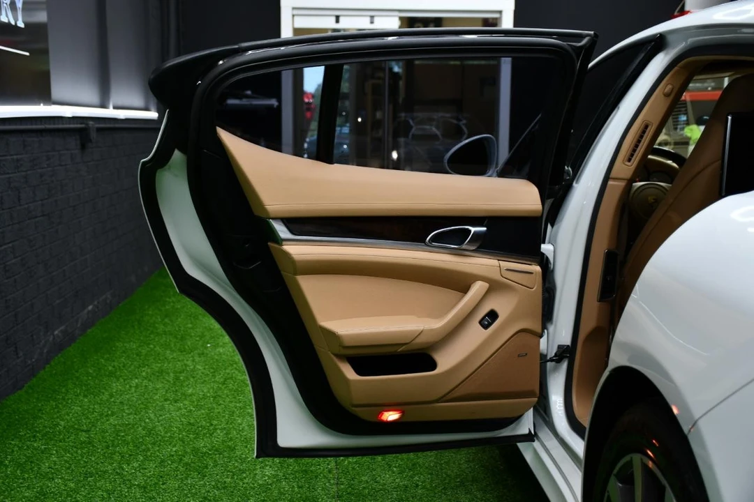 2016 Porsche - Image 31 of 31