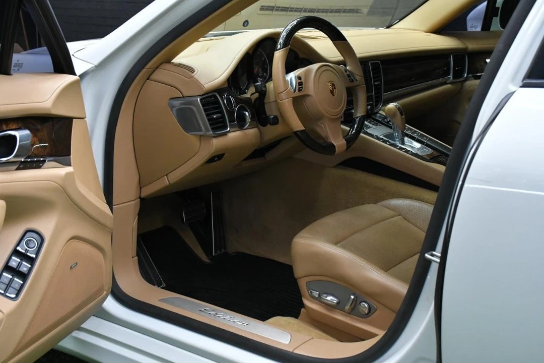 2016 Porsche - Image 14 of 31