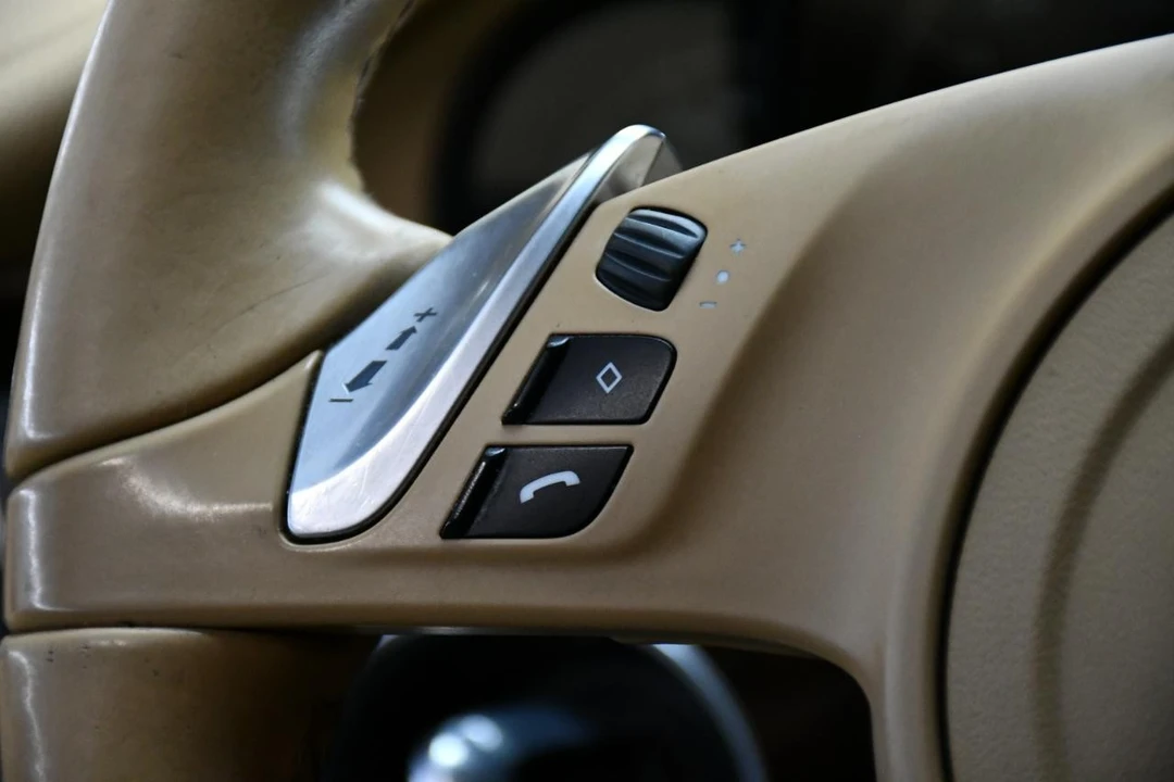 2016 Porsche - Image 19 of 31