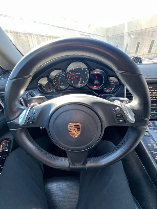2016 Porsche 970 Panamera - Image 9 of 10