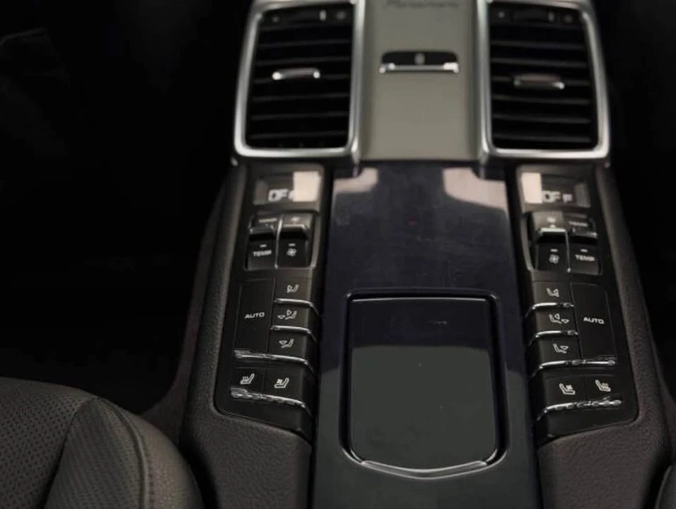 2016 Porsche 970 Panamera - Image 12 of 16