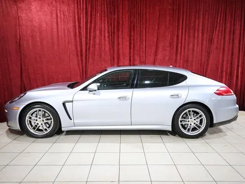 2016 Porsche Panamera Edition
