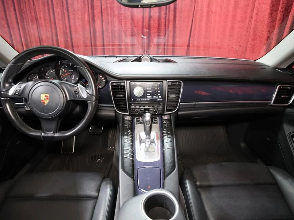 2016 Porsche Panamera - Image 14 of 18