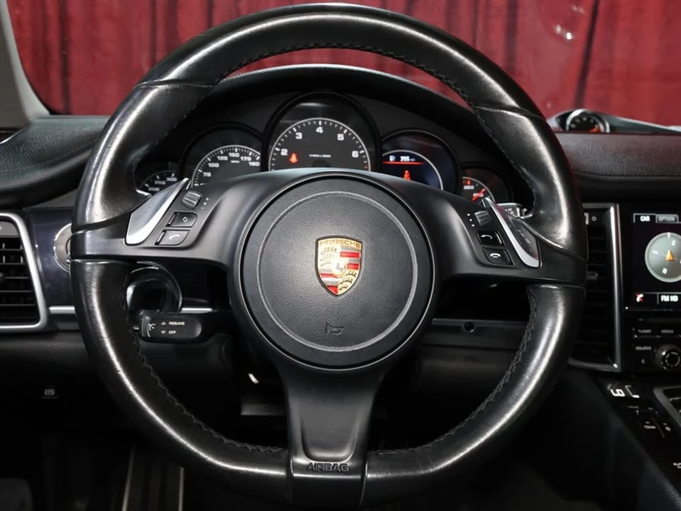 2016 Porsche Panamera - Image 15 of 18