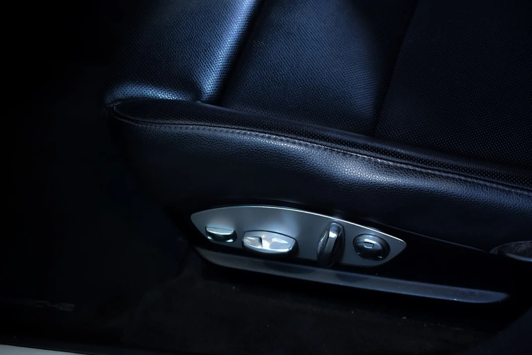 2016 Porsche 970 Panamera - Image 30 of 31