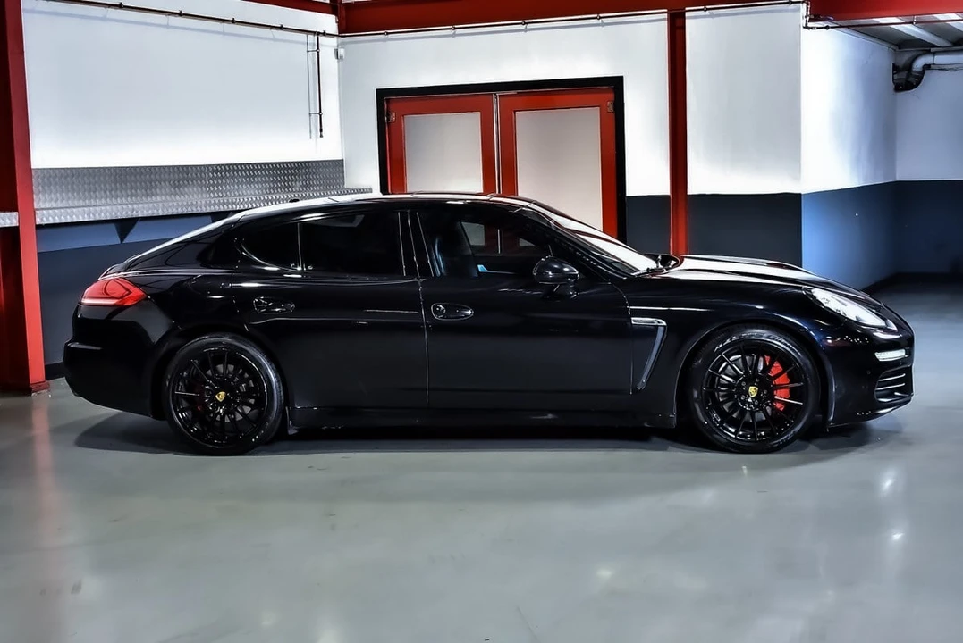 2016 Porsche 970 Panamera - Image 9 of 31