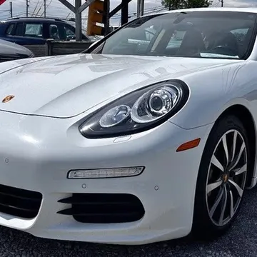 2016 Porsche Panamera Edition