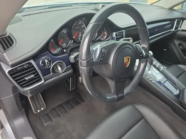 2016 Porsche 970 Panamera - Image 4 of 5