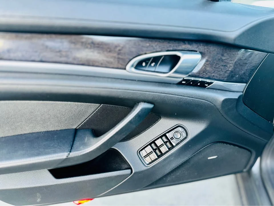 2016 Porsche 970 Panamera - Image 8 of 20